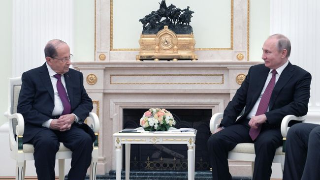 Президент РФ Владимир Путин и президент Ливана Мишель Аун во время встречи Президент РФ Владимир Путин и президент Ливана Мишель Аун во время встречи