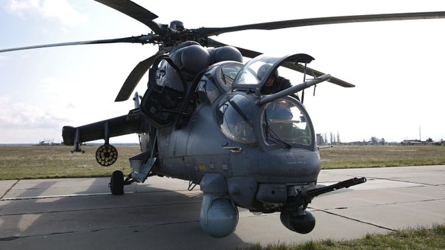 Ударный вертолет Ми-35М во время окружного этапа конкурса Авиадартс-2019 в Краснодарском крае Ударный вертолет Ми-35М во время окружного этапа конкурса Авиадартс-2019 в Краснодарском крае
