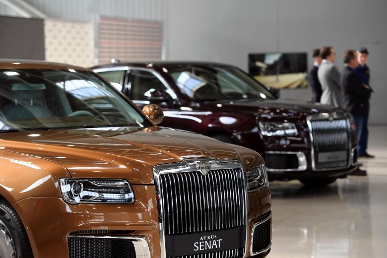 Автомобили Aurus в Государственном научном центре РФ ФГУП НАМИ в рамках проекта Открой#Моспром в Москве