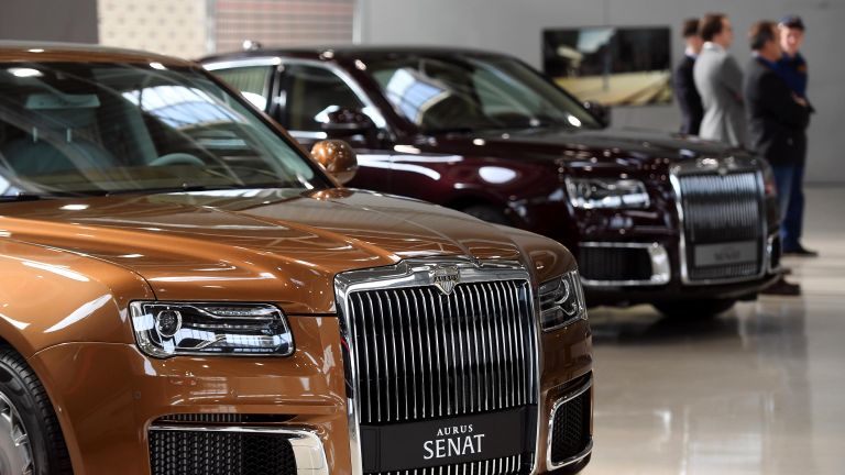 Автомобили Aurus в Государственном научном центре РФ ФГУП НАМИ в рамках проекта Открой#Моспром в Москве Автомобили Aurus в Государственном научном центре РФ ФГУП НАМИ в рамках проекта Открой#Моспром в Москве