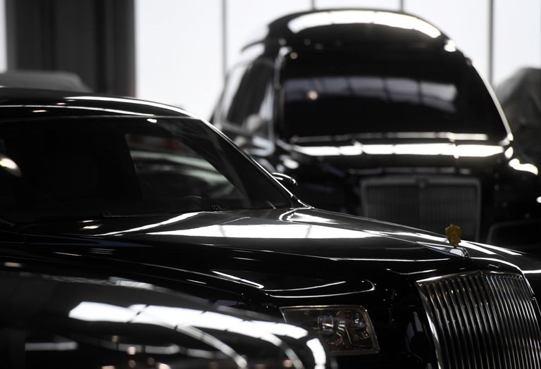 Автомобили Aurus в Государственном научном центре РФ ФГУП НАМИ в рамках проекта Открой#Моспром в Москве