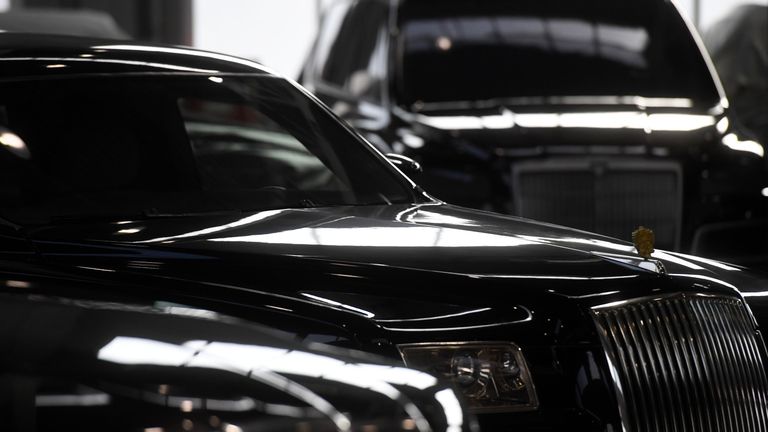 Автомобили Aurus в Государственном научном центре РФ ФГУП НАМИ в рамках проекта Открой#Моспром в Москве Автомобили Aurus в Государственном научном центре РФ ФГУП НАМИ в рамках проекта Открой#Моспром в Москве