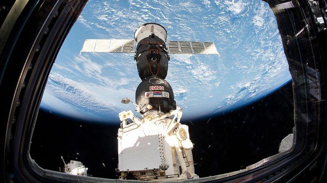 Корабль Союз МС-12 пристыкованный к МКС Корабль Союз МС-12 пристыкованный к МКС