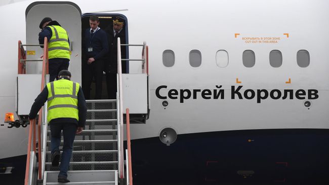 Передача в эксплуатацию самолета Ту-204-300 Сергей Королев Передача в эксплуатацию самолета Ту-204-300 Сергей Королев