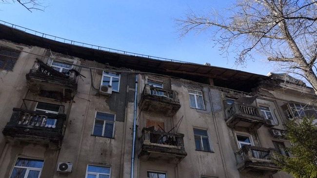 Обрушение кирпичной кладки многоквартирного дома в Саратове. 30 марта 2019 Обрушение кирпичной кладки многоквартирного дома в Саратове. 30 марта 2019