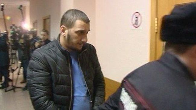 Избрание меры пресечения в Дорогомиловском суде Муслиму Джамбекову, обвиняемому в совершении в ночь на 25 марта ДТП, повлекшего смерть женщины и ее дочери. Скриншот с видео Избрание меры пресечения в Дорогомиловском суде Муслиму Джамбекову, обвиняемому в совершении в ночь на 25 марта ДТП, повлекшего смерть женщины и ее дочери. Скриншот с видео