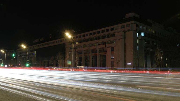 Здание МИА Россия сегодня на Зубовском бульваре в Москве до и после отключения подсветки в рамках экологической акции Час Земли Здание МИА Россия сегодня на Зубовском бульваре в Москве до и после отключения подсветки в рамках экологической акции Час Земли