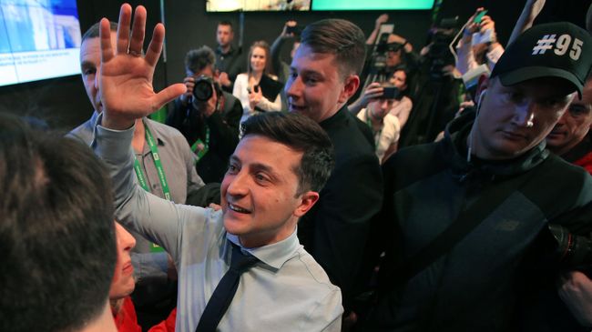 Кандидат в президенты Украины, актер Владимир Зеленский в своем избирательном штабе в Киеве