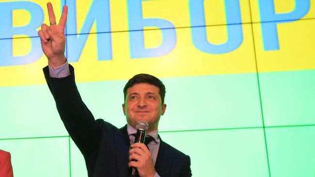 Кандидат в президенты Украины, актер Владимир Зеленский в своем избирательном штабе в Киеве Кандидат в президенты Украины, актер Владимир Зеленский в своем избирательном штабе в Киеве