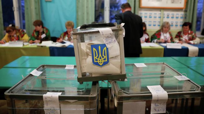 Подсчет бюллетеней на избирательном участке в Иваново-Франковской области Украины. 31 марта 2019 Подсчет бюллетеней на избирательном участке в Иваново-Франковской области Украины. 31 марта 2019