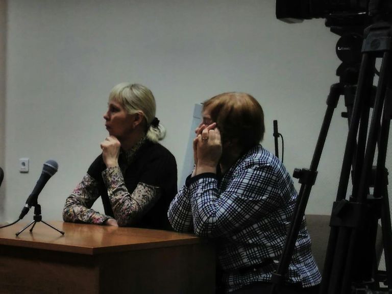  Мать и бывшая жена погибшего в зале суда