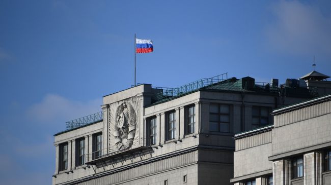Флаг на здании Государственной Думы РФ 