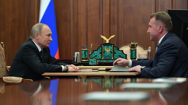 Президент РФ Владимир Путин и председатель ВЭБ.РФ Игорь Шувалов во время встречи Президент РФ Владимир Путин и председатель ВЭБ.РФ Игорь Шувалов во время встречи