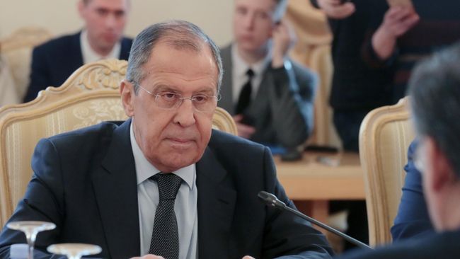 Глава МИД РФ Сергей Лавров во время встречи в Москве с гендиректором техсекретариата ОЗХО Фернандо Ариасом Гонсалесом. 2 апреля 2019 Глава МИД РФ Сергей Лавров во время встречи в Москве с гендиректором техсекретариата ОЗХО Фернандо Ариасом Гонсалесом. 2 апреля 2019