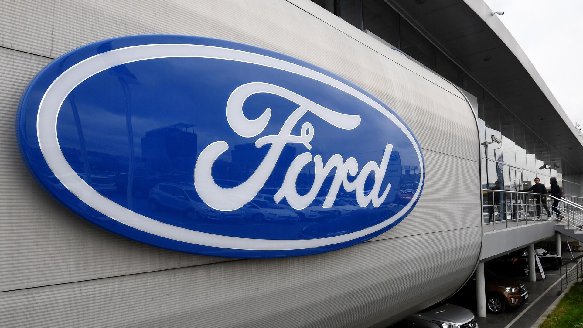 Логотип американской автомобилестроительной компании Ford - РИА Новости, 1920, 02.03.2022