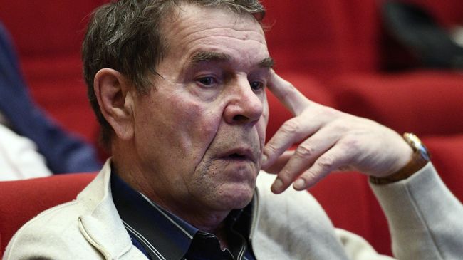 Актер Алексей Булдаков Актер Алексей Булдаков