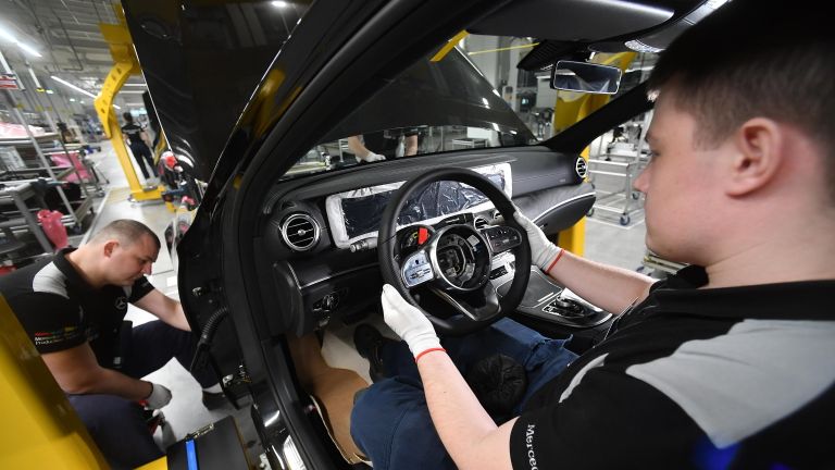Открытие завода по производству легковых автомобилей Mercedes Открытие завода по производству легковых автомобилей Mercedes