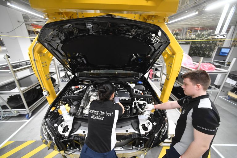 Открытие завода по производству легковых автомобилей Mercedes Открытие завода по производству легковых автомобилей Mercedes