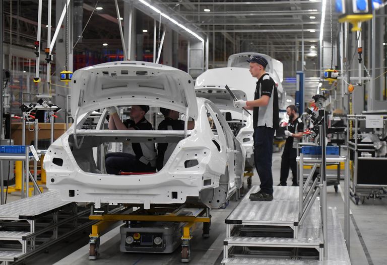 Открытие завода по производству легковых автомобилей Mercedes Открытие завода по производству легковых автомобилей Mercedes
