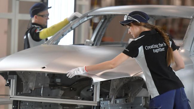 Открытие завода по производству легковых автомобилей Mercedes Открытие завода по производству легковых автомобилей Mercedes