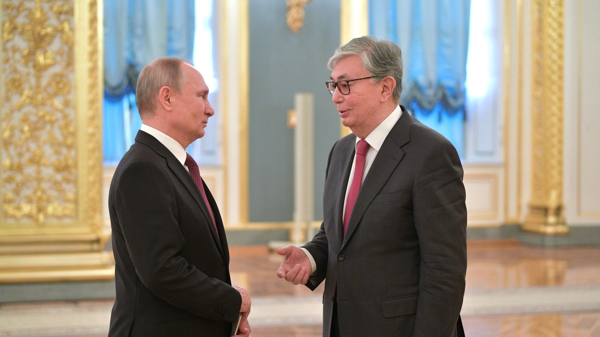 Президент России Владимир Путин и президент Казахстана Касым-Жомарт Токаев во время встречи - РИА Новости, 1920, 11.11.2025