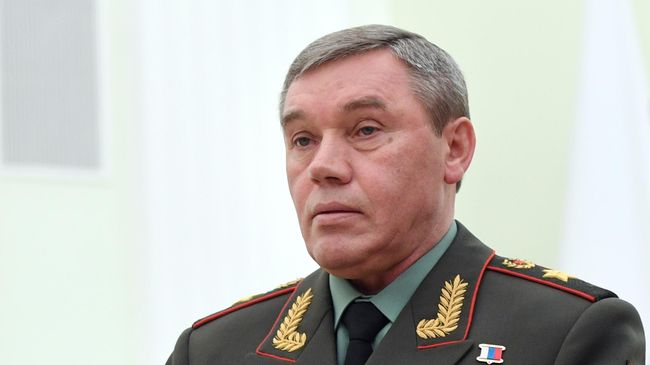 Начальник Генерального штаба Вооруженных сил РФ Валерий Герасимов перед началом встречи президента РФ Владимира Путина с премьер-министром Израиля Биньямином Нетаньяху. 4 апреля 2019 Начальник Генерального штаба Вооруженных сил РФ Валерий Герасимов перед началом встречи президента РФ Владимира Путина с премьер-министром Израиля Биньямином Нетаньяху. 4 апреля 2019
