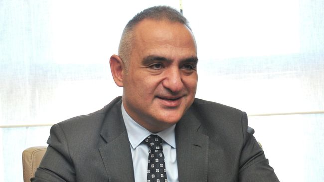 Министр культуры и туризма Турции Мехмет Нури Эрсой Министр культуры и туризма Турции Мехмет Нури Эрсой