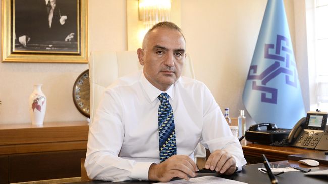 Министр культуры и туризма Турции Мехмет Нури Эрсой Министр культуры и туризма Турции Мехмет Нури Эрсой