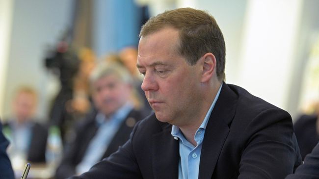 Председатель правительства РФ Дмитрий Медведев во время выездного совещания Национальные проекты – этап “реализация”. 6 апреля 2019 Председатель правительства РФ Дмитрий Медведев во время выездного совещания Национальные проекты – этап “реализация”. 6 апреля 2019