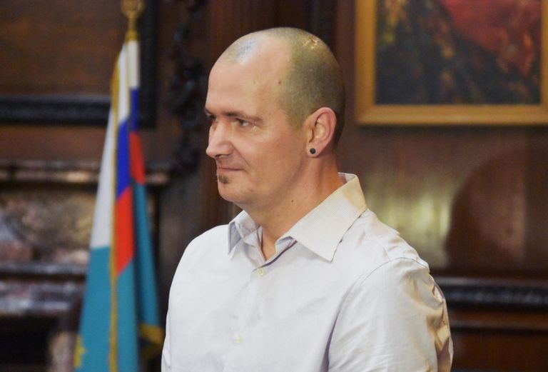  Пострадавший в Эймсбери британец Чарльз Роули во время встречи с послом РФ в Великобритании Александром Яковенко в российском посольстве в Лондоне. 6 апреля 2019
