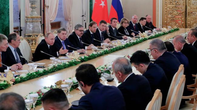 Президент РФ Владимир Путин и президент Турции Реджеп Тайип Эрдоган участвуют в восьмом заседании российско-турецкого Совета сотрудничества высшего уровня. 8 апреля 2019 Президент РФ Владимир Путин и президент Турции Реджеп Тайип Эрдоган участвуют в восьмом заседании российско-турецкого Совета сотрудничества высшего уровня. 8 апреля 2019