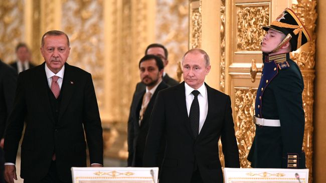Президент РФ Владимир Путин и президент Турции Реджеп Тайип Эрдоган во время встречи с ведущими представителями деловых кругов двух стран. 8 апреля 2019 Президент РФ Владимир Путин и президент Турции Реджеп Тайип Эрдоган во время встречи с ведущими представителями деловых кругов двух стран. 8 апреля 2019