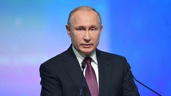 Президент РФ Владимир Путин выступает на пленарном заседании V Международного форума Арктика — территория диалога в Санкт-Петербурге Президент РФ Владимир Путин выступает на пленарном заседании V Международного форума Арктика — территория диалога в Санкт-Петербурге
