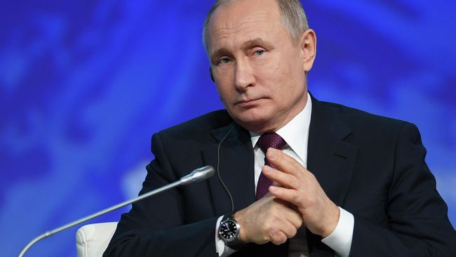 Президент РФ Владимир Путин на пленарном заседании V Международного арктического форума Арктика – территория диалога в Санкт-Петербурге. 9 апреля 2019