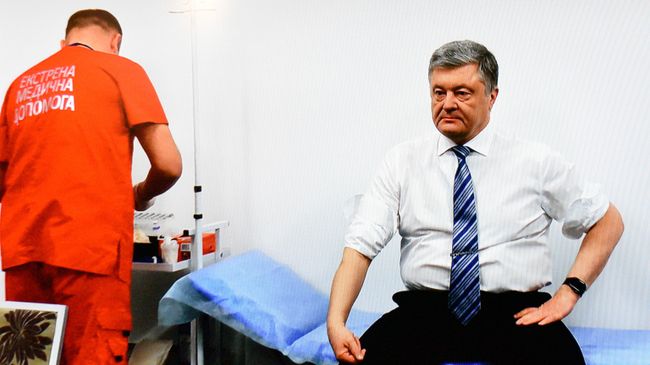 Трансляция сдачи крови кандидата в президенты Украины Петра Порошенко в медпункте стадиона Олимпийский Трансляция сдачи крови кандидата в президенты Украины Петра Порошенко в медпункте стадиона Олимпийский