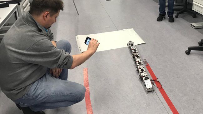 Прототип автономного планетохода для космических исследований в виде робота-змеи, созданный школьниками программы Дежурный по планете Прототип автономного планетохода для космических исследований в виде робота-змеи, созданный школьниками программы Дежурный по планете