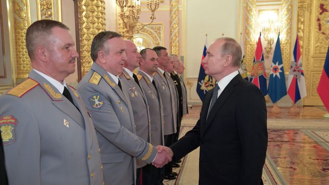 Президент РФ Владимир Путин на церемонии представления офицеров и прокуроров по случаю их назначения на высшие должности и присвоения им высших воинских званий. 11 апреля 2019 Президент РФ Владимир Путин на церемонии представления офицеров и прокуроров по случаю их назначения на высшие должности и присвоения им высших воинских званий. 11 апреля 2019