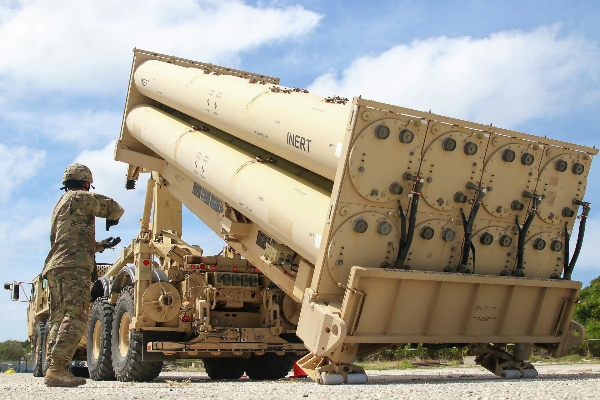 Американский противоракетный комплекс системы THAAD Американский противоракетный комплекс системы THAAD - РИА Новости, 1920, 30.09.2025