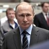 Президент РФ Владимир Путин во время посещения АО НПО Энергомаш имени академика В. П. Глушко. 12 апреля 2019