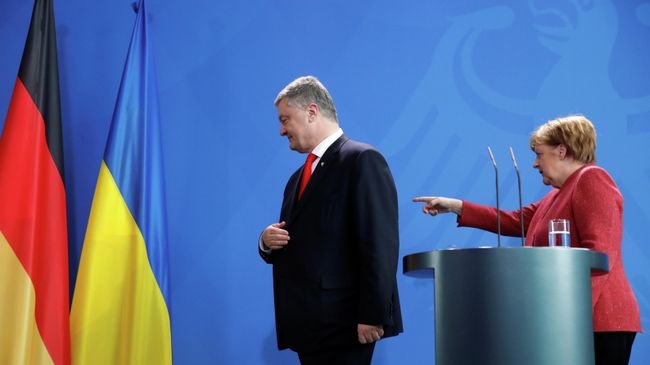 Президент Украины Петр Порошенко и канцлер Германии Ангела Меркель во время пресс-конференции в Берлине. 12 апреля 2019 Президент Украины Петр Порошенко и канцлер Германии Ангела Меркель во время пресс-конференции в Берлине. 12 апреля 2019