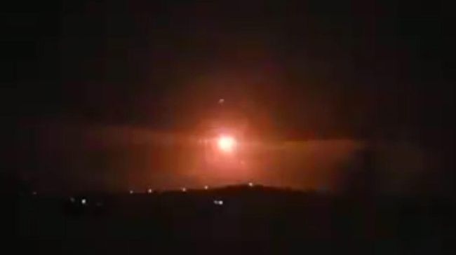 Перехват ракет сирийской ПВО в провинции Хама Перехват ракет сирийской ПВО в провинции Хама