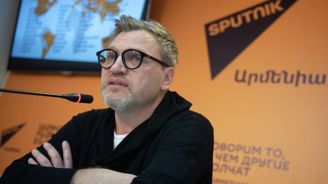Телеведущий Вадим Такменев на встрече с армянскими коллегами в рамках проекта SputnikPro Телеведущий Вадим Такменев на встрече с армянскими коллегами в рамках проекта SputnikPro