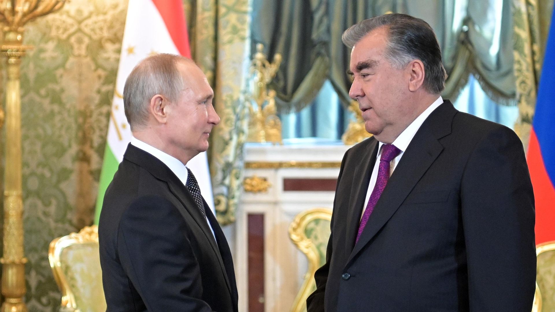 Владимир Путин и президент Таджикистана Эмомали Рахмон Владимир Путин и президент Таджикистана Эмомали Рахмон - РИА Новости, 1920, 31.12.2025