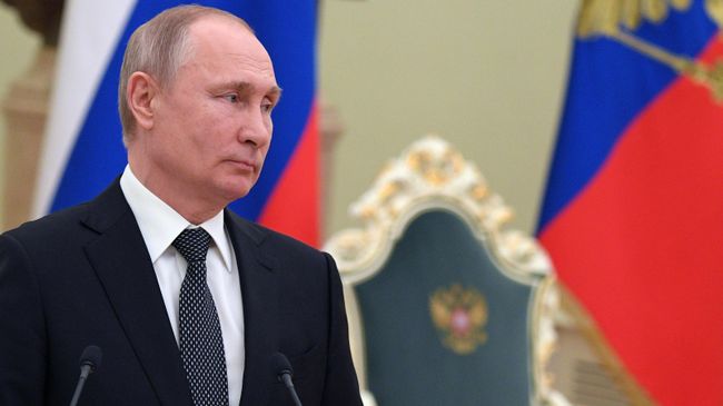 Владимир Путин во время встречи с выпускниками второго потока программы развития управленческого кадрового резерва. 17 апреля 2019 Владимир Путин во время встречи с выпускниками второго потока программы развития управленческого кадрового резерва. 17 апреля 2019
