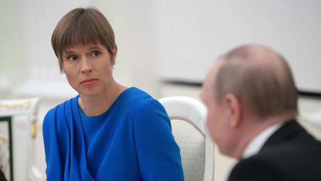 Президент Эстонии Керсти Кальюлайд во время встречи с президентом РФ Владимиром Путиным. 18 апреля 2019 Президент Эстонии Керсти Кальюлайд во время встречи с президентом РФ Владимиром Путиным. 18 апреля 2019