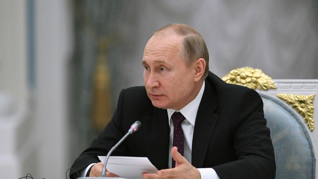 Президент РФ Владимир Путин во время встречи с представителями деловых кругов Франции. 18 апреля 2019 Президент РФ Владимир Путин во время встречи с представителями деловых кругов Франции. 18 апреля 2019