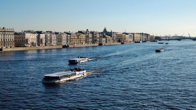 Теплоходы на Неве в Санкт-Петербурге