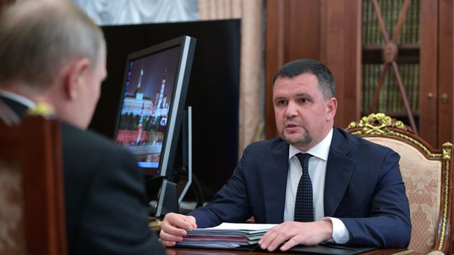 Заместитель председателя правительства РФ Максим Акимов во время встречи с президентом РФ Владимиром Путиным Заместитель председателя правительства РФ Максим Акимов во время встречи с президентом РФ Владимиром Путиным