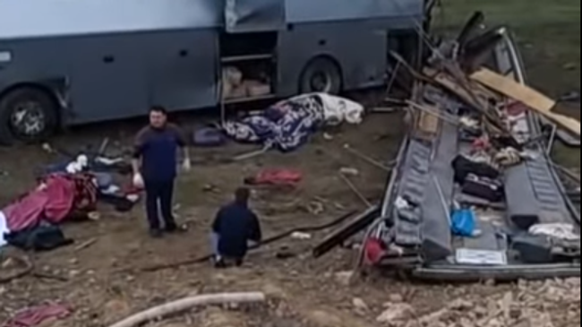 Опубликовано видео с места смертельного ДТП в Казахстане Опубликовано видео с места смертельного ДТП в Казахстане