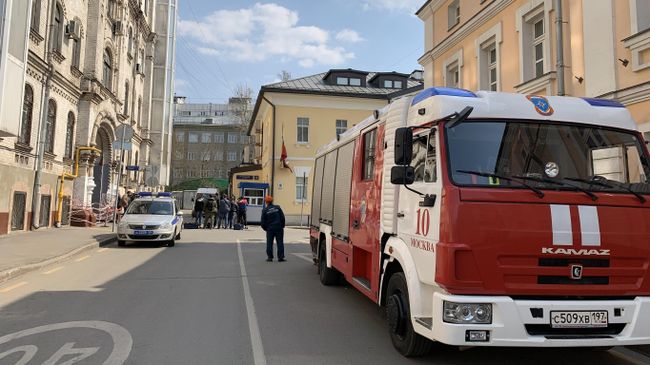 Посольство Венесуэлы в Москве оцеплено из-за мужчины на крыше Посольство Венесуэлы в Москве оцеплено из-за мужчины на крыше